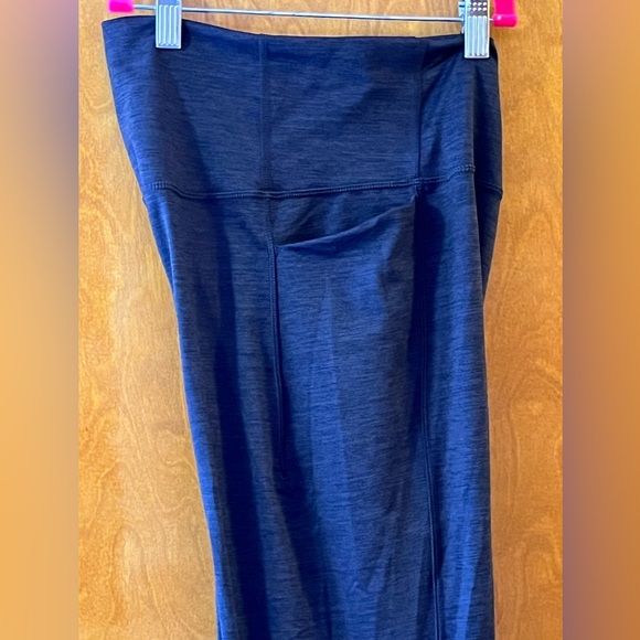 NWT All in Motion ultra high-rise Flare Legging. Size Medium - Picture 15 of 16